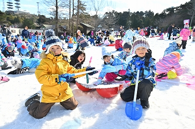 雪遊び